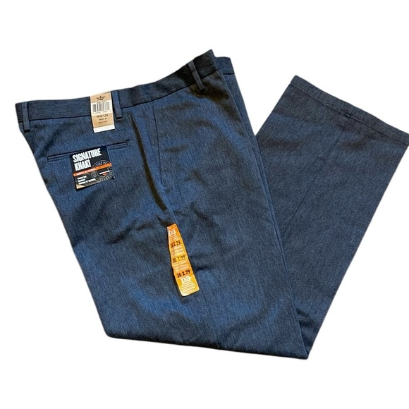 Dockers D3 Signature Khaki‎ Classic Fit Flat Front Pant - Picture 1 of 8